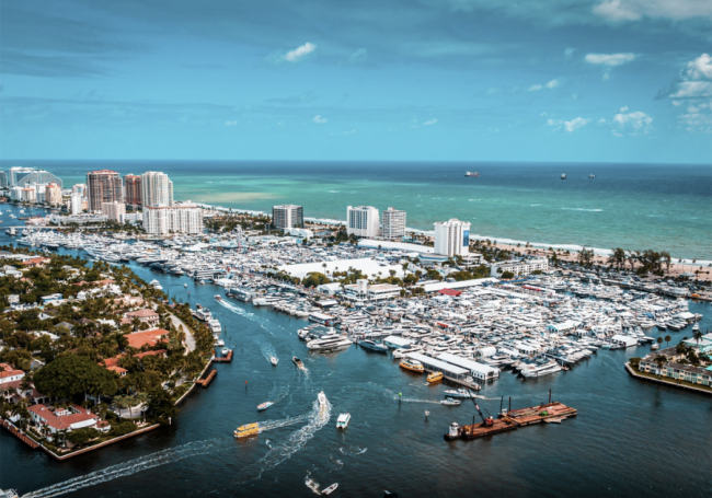 Fort_Lauderdale_International_Boat_Show_Macgregor_yachts