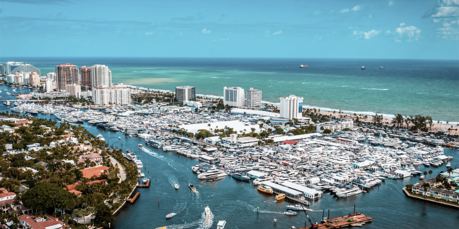 Fort_Lauderdale_International_Boat_Show_Macgregor_yachts